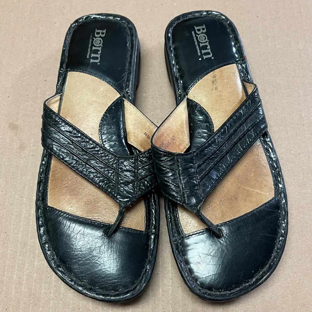 Børn Women's Size 8/ 39 Handcrafted Black Patent Leather Thong Flip Flop Sandals